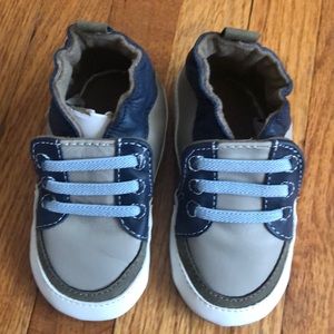 robeez | soft soles sneaker | size 6-12 months
